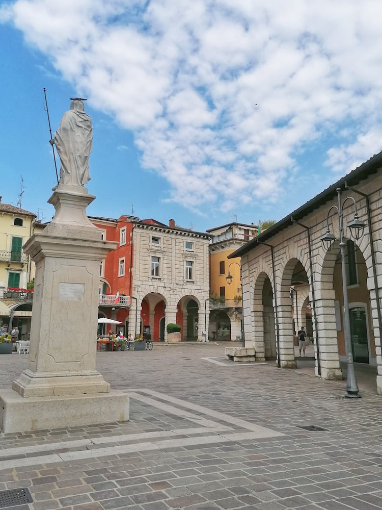 Piazza Giuseppe Malvezzi Piazza Giuseppe Malvezzi