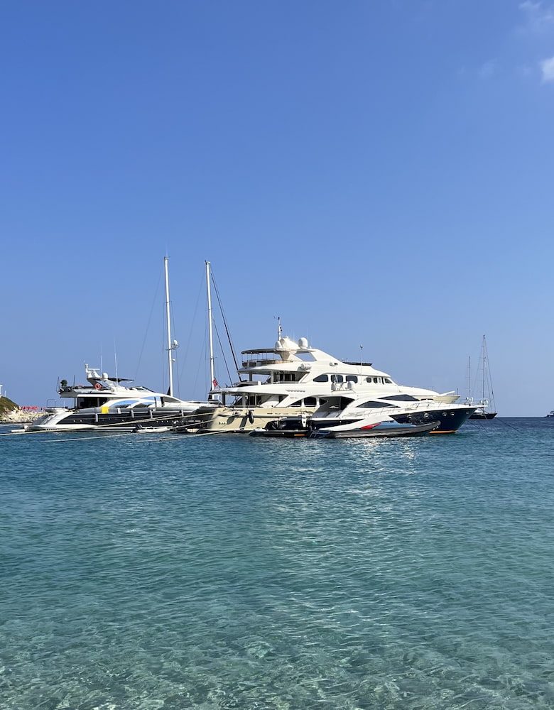 Psarou Beach Psarou Beach