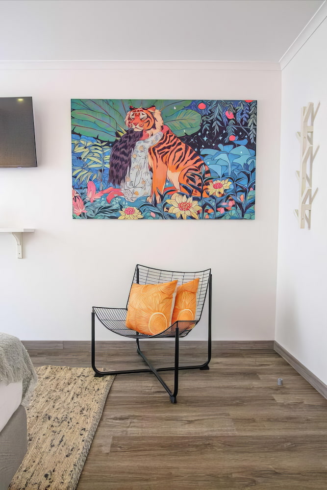 Pine House - Faro Airport, Beach and City Center Pine House - Faro Airport, Beach and City Center