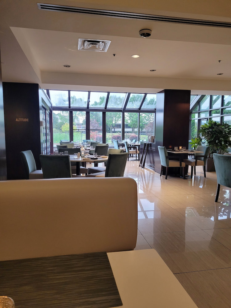 Sheraton Montreal Airport Hotel Sheraton Montreal Airport Hotel