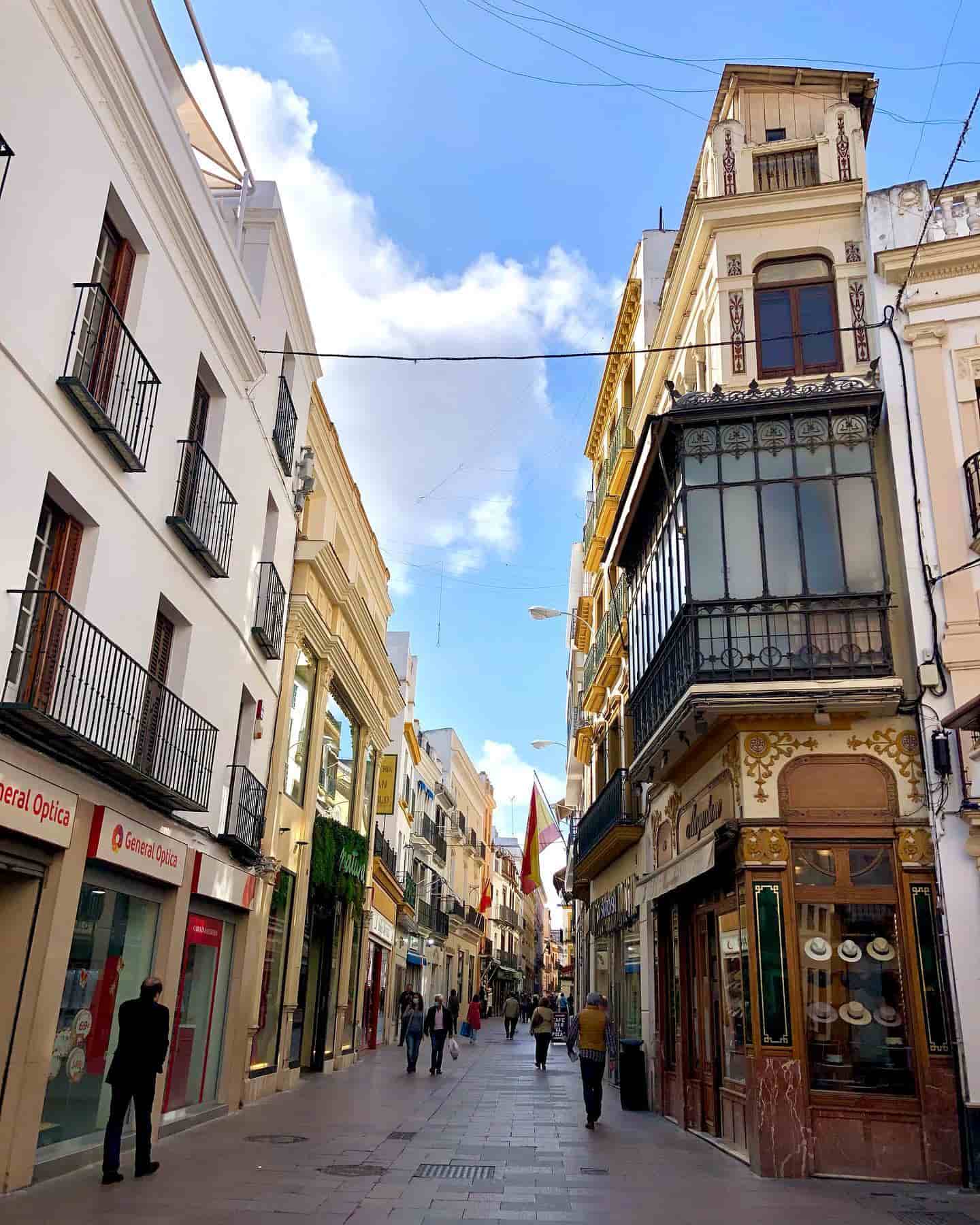 Calle Sierpes, Sevillle, Spain Calle Sierpes, Sevillle, Spain