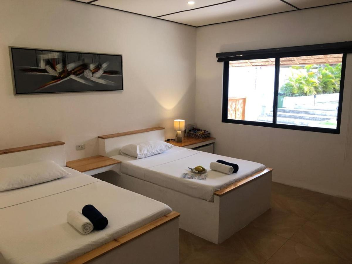 Parrot Resort Moalboal