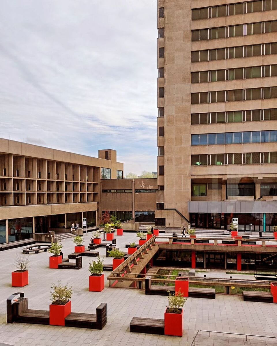 Erasmus University Rotterdam Erasmus University Rotterdam