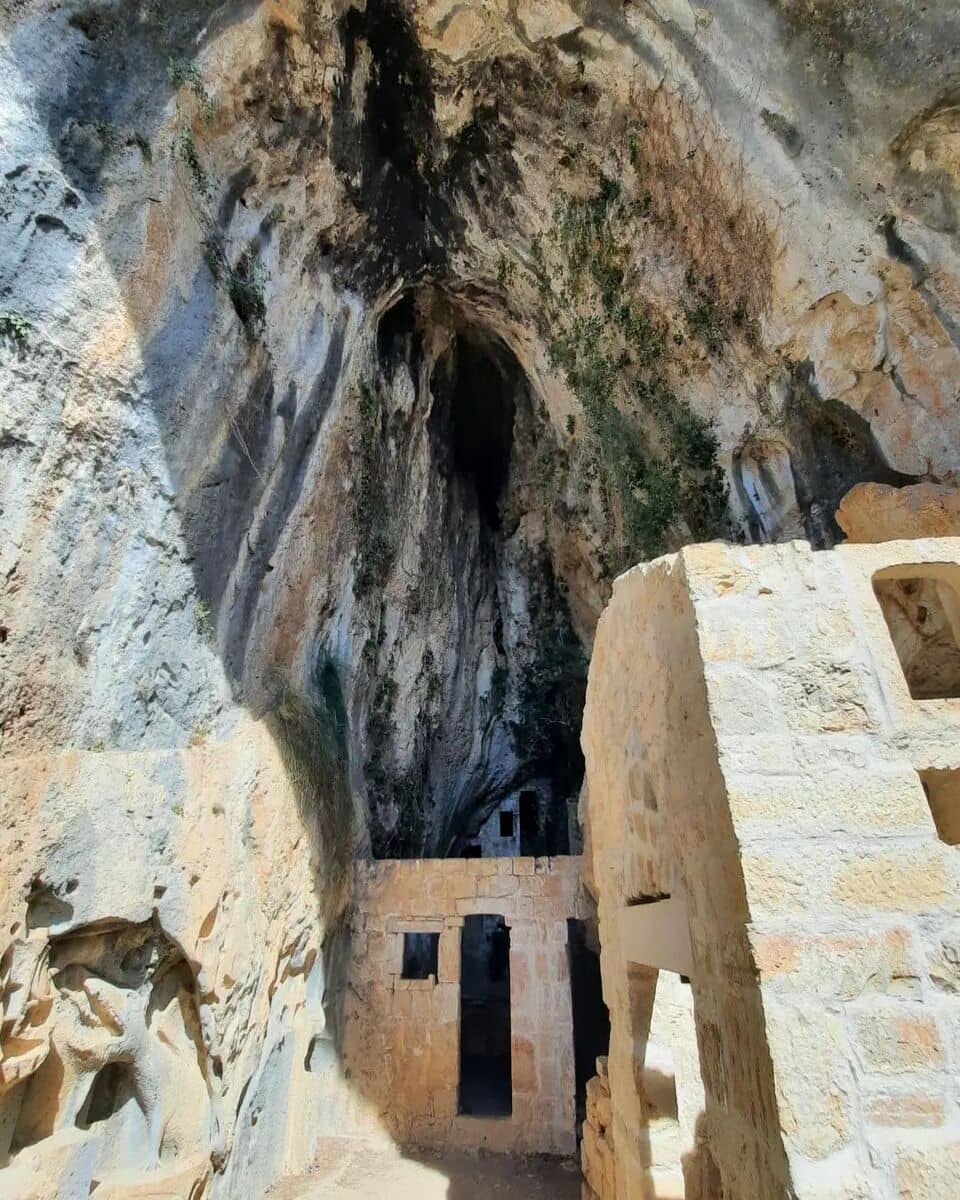 Bol, Dragon's Cave Bol, Dragon's Cave