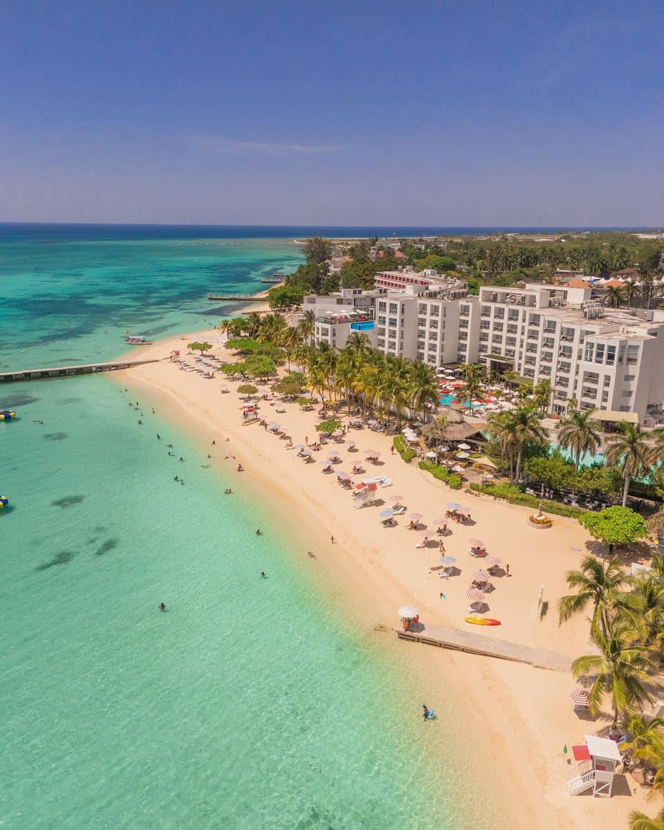 Doctors Cave Beach, Montego Bay Doctors Cave Beach, Montego Bay