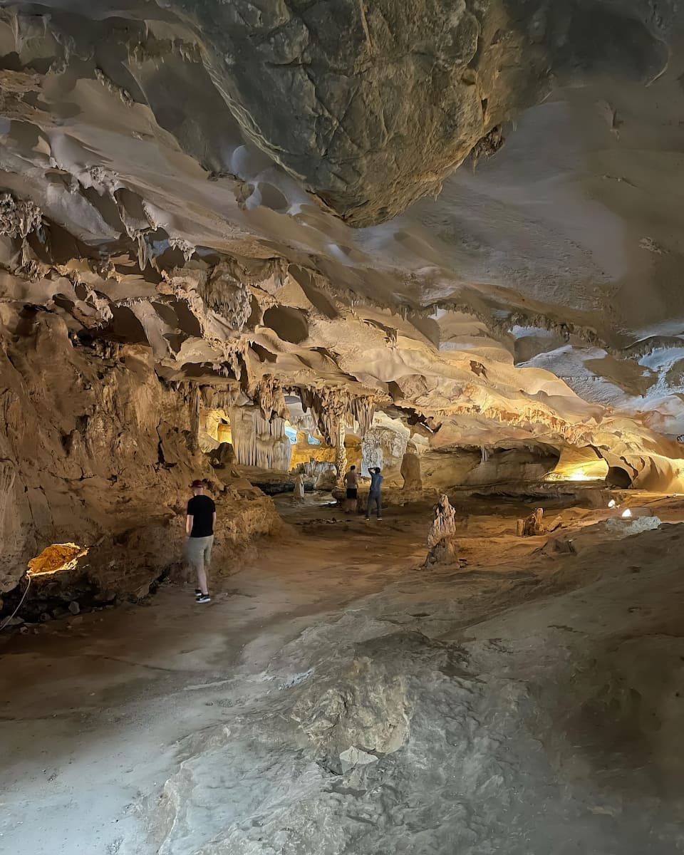 Halong, Thien Canh Son Cave