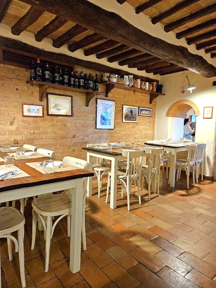 Taverna Il Grappolo Blu, Val d'Orcia, Tuscany Taverna Il Grappolo Blu, Val d'Orcia, Tuscany