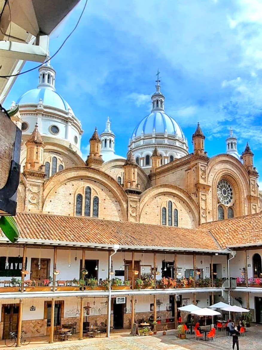 Catedral de la Inmaculada Concepción, Cuenca, Ecuador Catedral de la Inmaculada Concepción, Cuenca, Ecuador