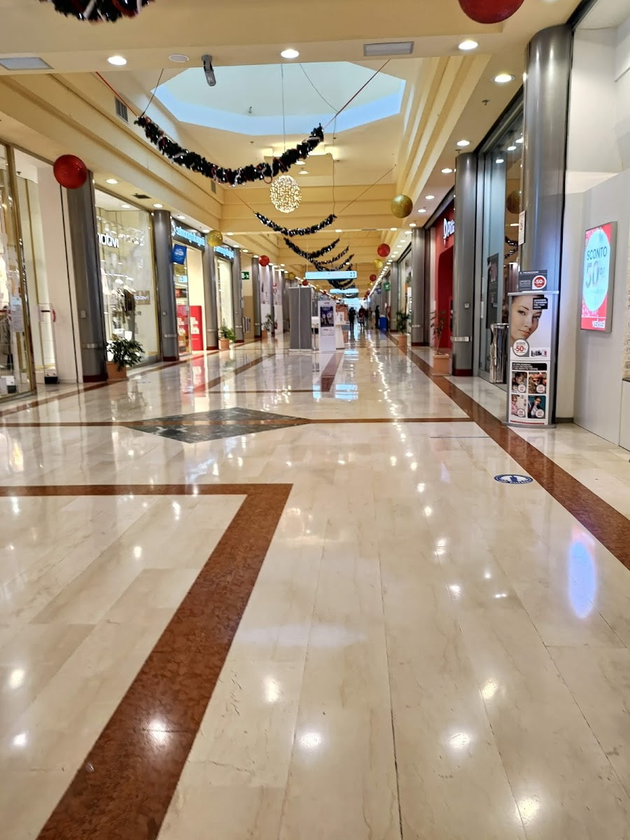 Centro Commerciale Cavallino, Lecce Centro Commerciale Cavallino, Lecce