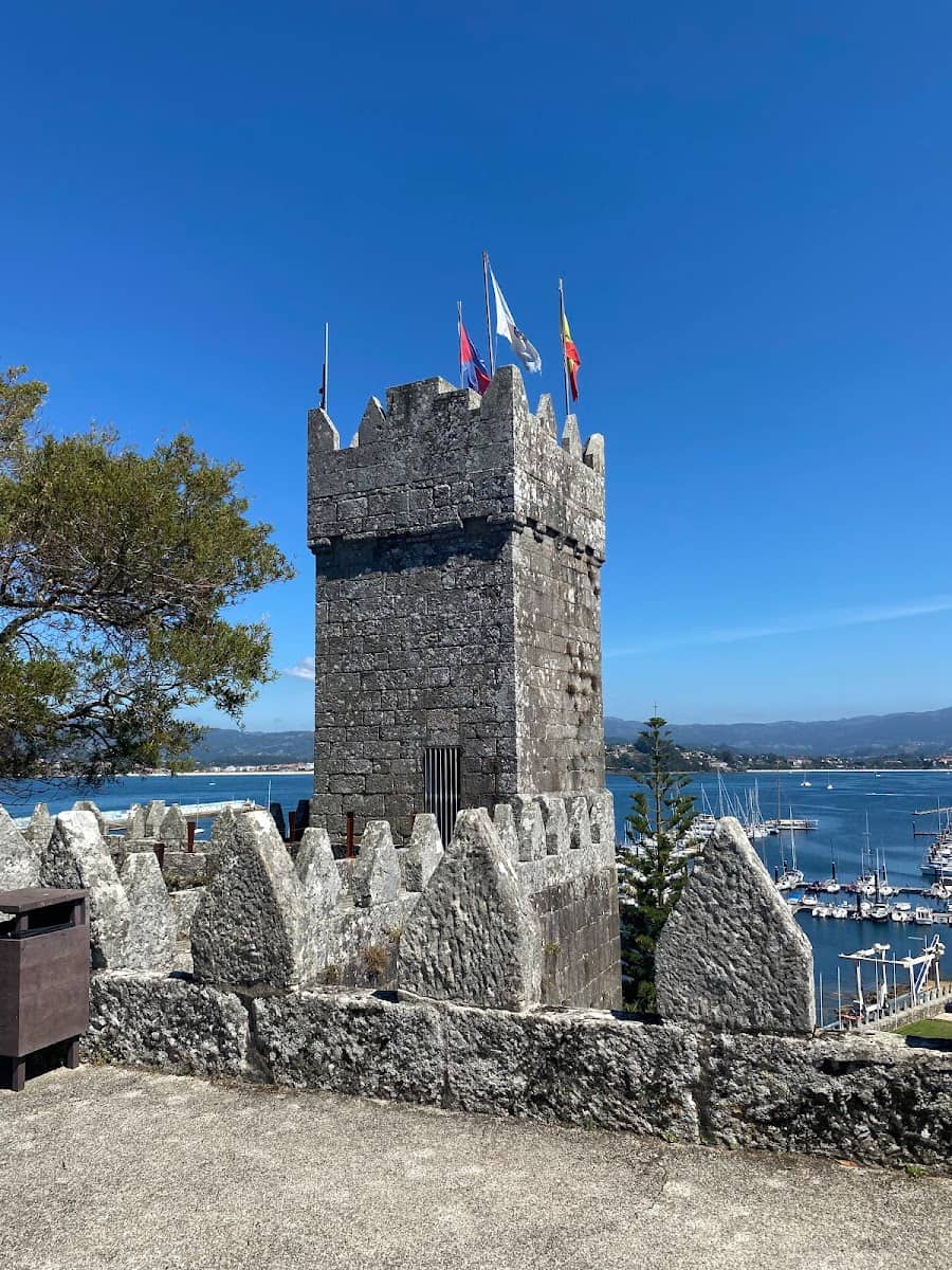 Fortaleza de Monterreal, Galicia Fortaleza de Monterreal, Galicia