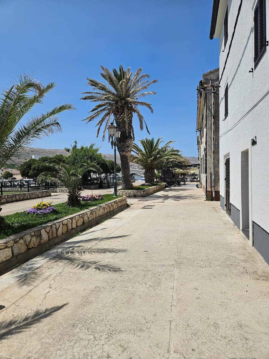 Pag Town, Pag Pag Town, Pag