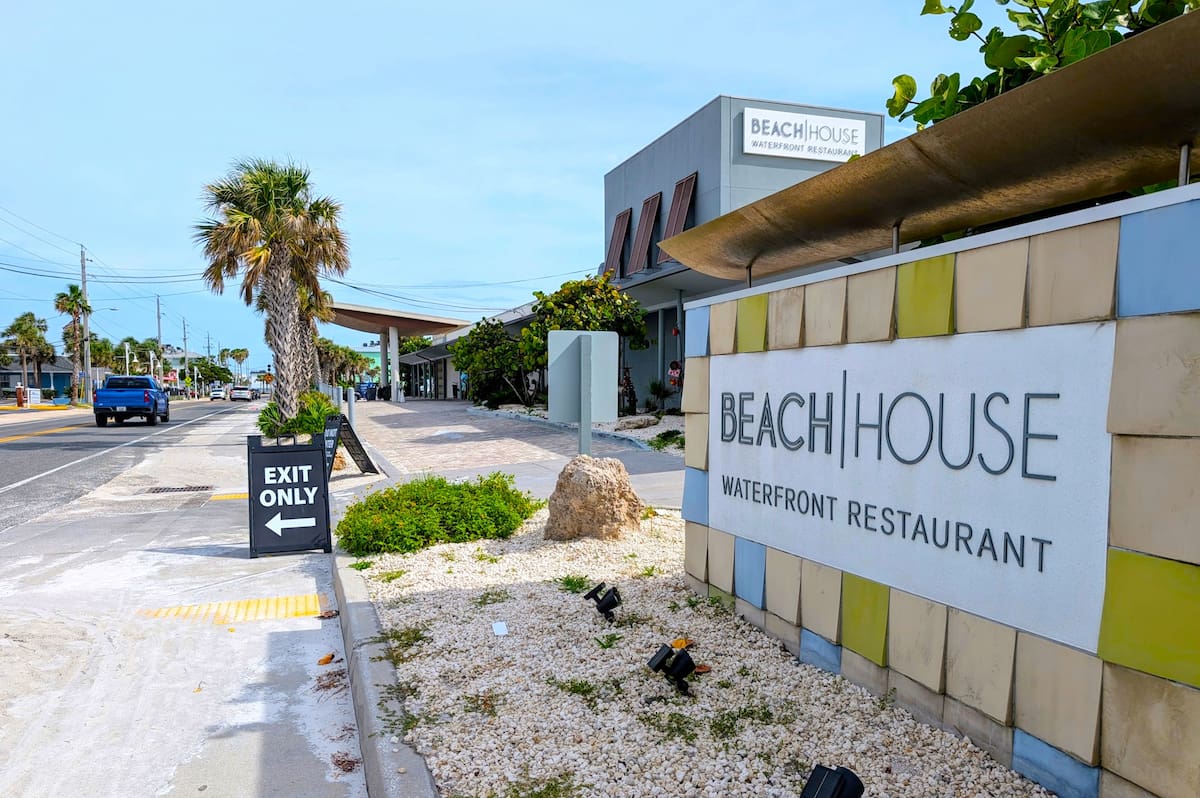 Waterfront Restaurant, Gulf Drive, Florida