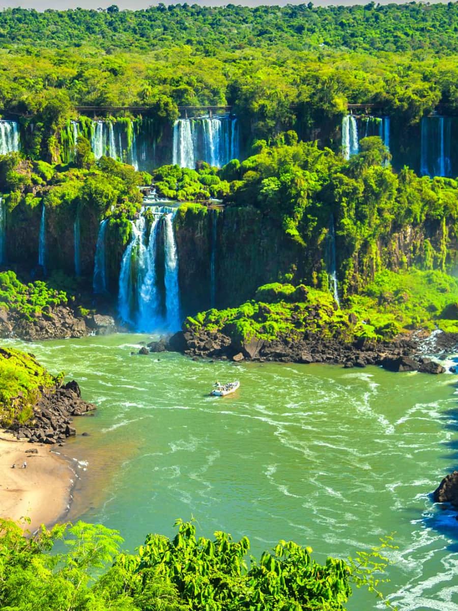 Puerto Iguazú, Argentina Puerto Iguazú, Argentina